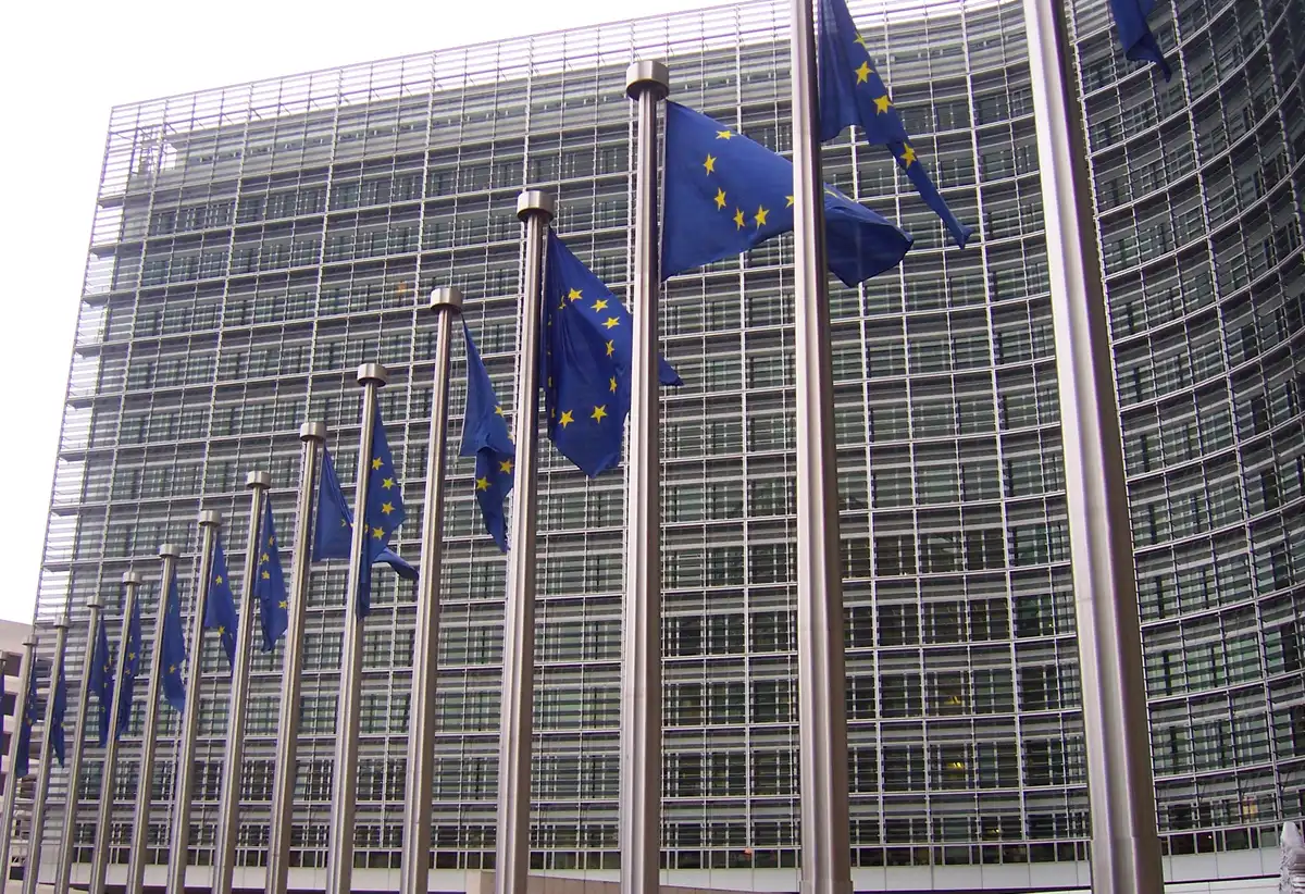 Banderas de la Unión Europea ante el edificio Berlaymont, sede de la Comisión Europea